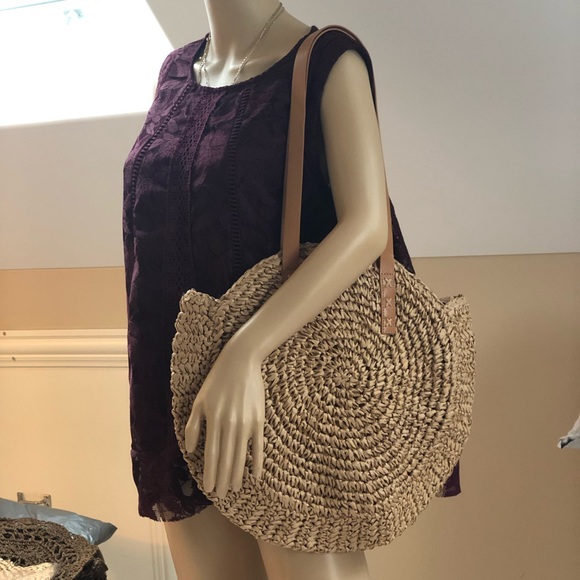 Trendy Straw Tote - Picture 6 of 7